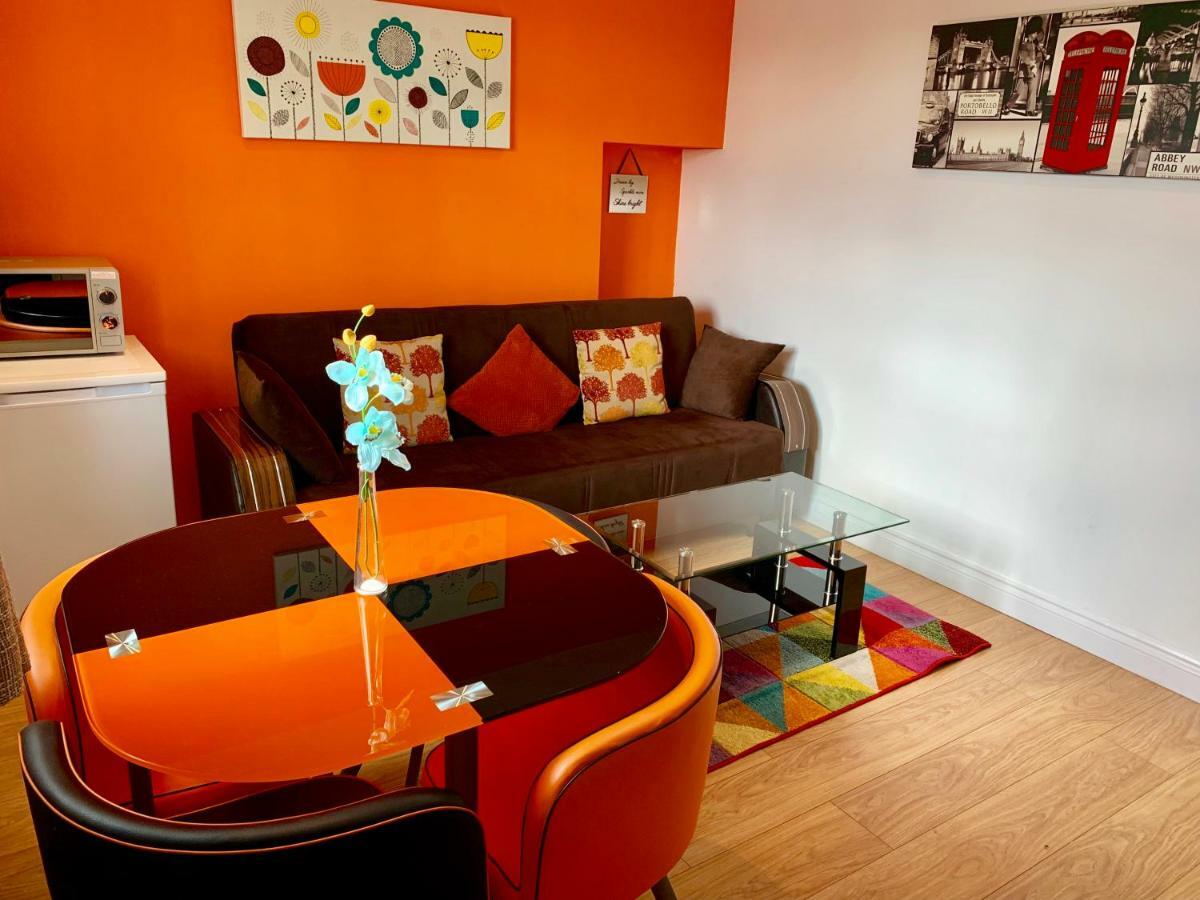 London Studio Apartments, Private Bathrooms And Parking Ilford Luaran gambar