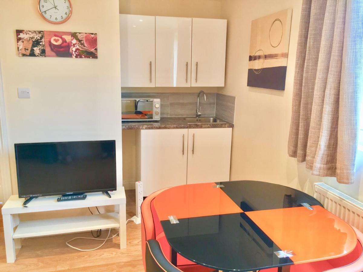 London Studio Apartments, Private Bathrooms And Parking Ilford Luaran gambar