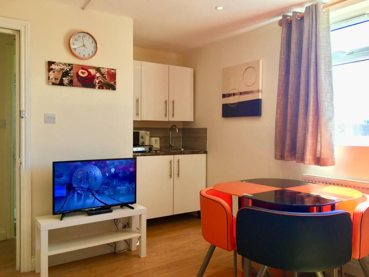 London Studio Apartments, Private Bathrooms And Parking Ilford Luaran gambar