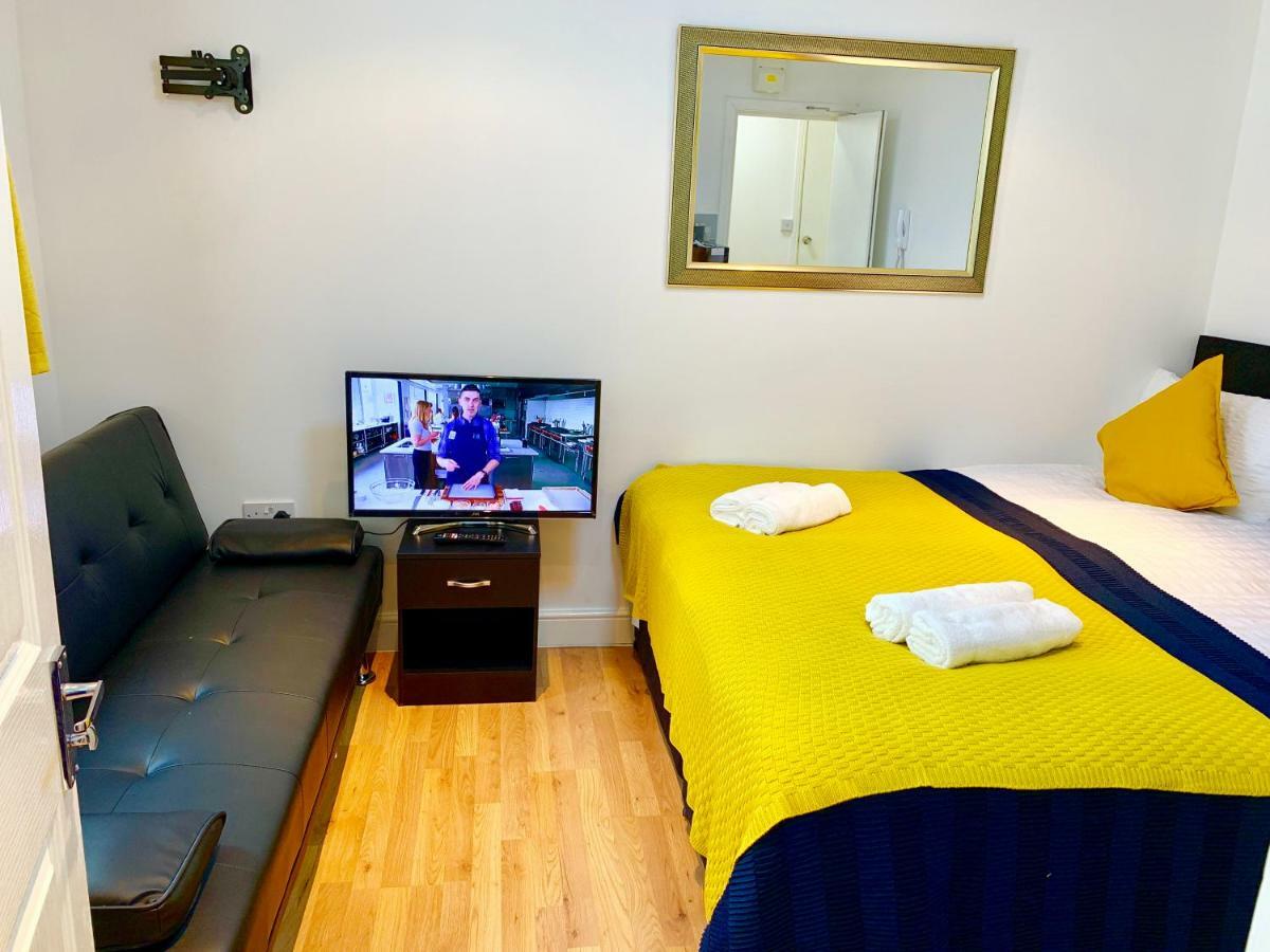 London Studio Apartments, Private Bathrooms And Parking Ilford Luaran gambar