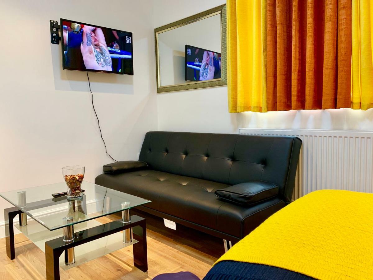 London Studio Apartments, Private Bathrooms And Parking Ilford Luaran gambar